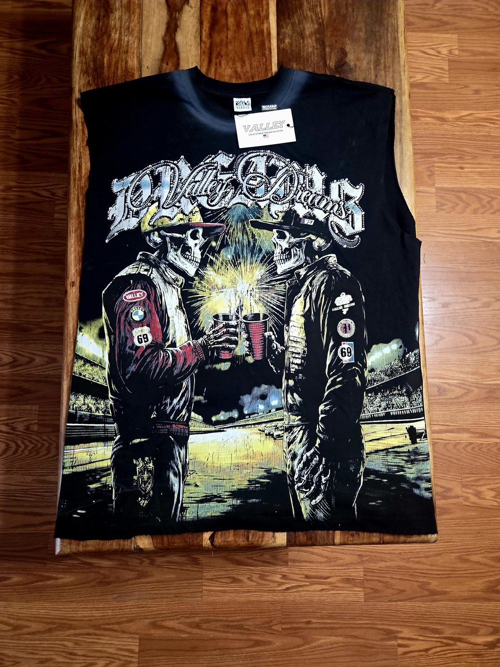 Vale Men's "Valley Dreams" Black Skeleton Racing Graphic Muscle Tee. Size XL